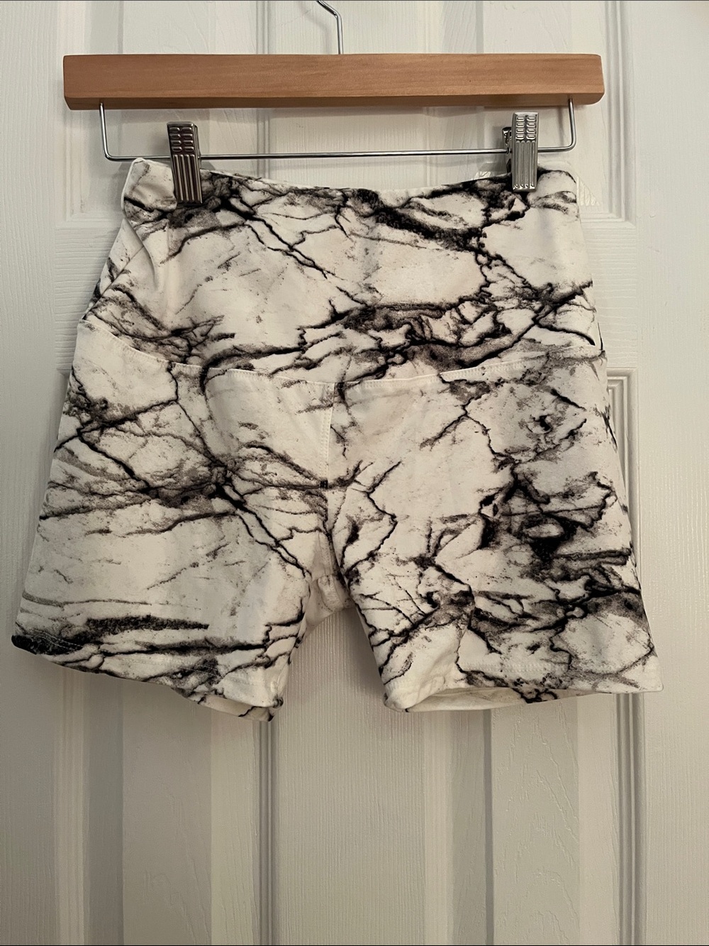 Women's Marble-Print Athletic Shorts - White/Black